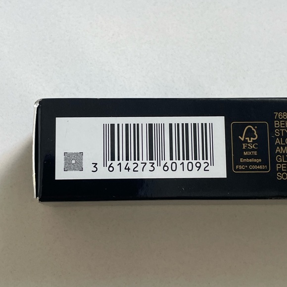 Yves Saint Laurent • Lash Clash Extreme Volume Mascara • Black - Picture 12 of 13